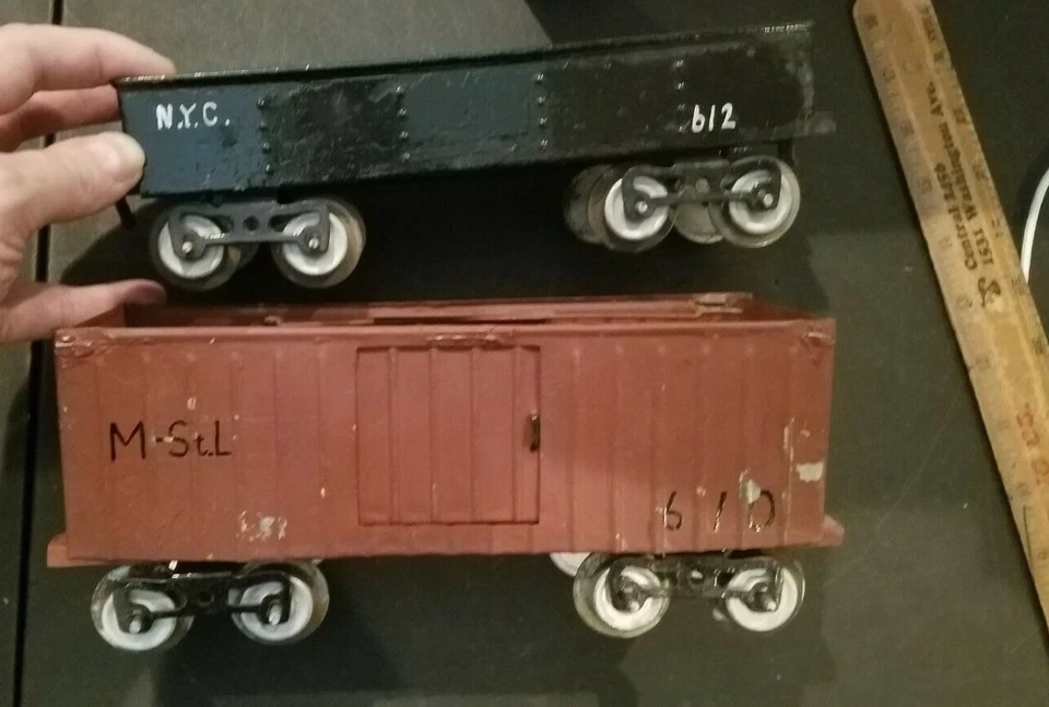 LOT OF (2)  VINTAGE O SCALE CARS NOCE TRUCKS - Image 1 of 1