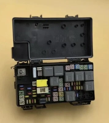 JEEP LIBERTY TIPM JUNCTION FUSE RELAY BOX 2012 68105502 OEM - Image 1 of 4