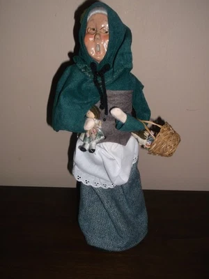 1995 SIGNED BYERS CHOICE CAROLER LADY with DOLLS in BASKET - Image 1 of 4