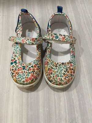 Zapatos Carters Niñas Talla 7 Foto 1 de 2