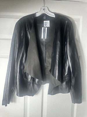 Chaqueta de moto Joan Vass negra imitación cuero frente abierto drapeado para mujer talla 1X” Foto 1 de 4