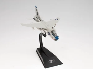 LTV A-7E Corsair II US NAVY 1980 VA-37 Bulls - 1:100 avion avion de combat CP41 - Photo 1/6