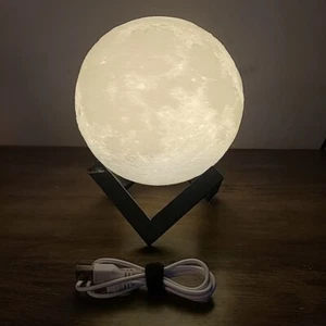 Lunar bedside nightlight great for children and adults alike - Picture 1 of 2