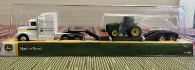 TBEK37382 John Deere ERTL 1/64 Blanco Granja Semi Surtido Foto 1 de 4