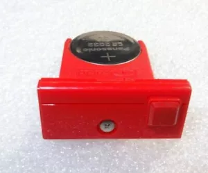 Nintendo Wii ROJO Compartimento Batería Inserto con Batería-Buena-Limpieza - Imagen 1 de 8