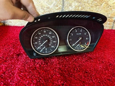 Cuadro de instrumentos BMW 08-10 E60 E61 MEDIDOR DE MILLAS VELOCÍMETRO ODÓMETRO FABRICANTE DE EQUIPOS ORIGINALES 105MK Foto 1 de 3