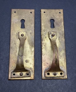 VTG Antique Brass Dresser Drawer Door Pull Skeleton Key Back Plate Escutcheon - Picture 1 of 7