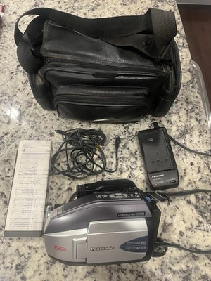 Panasonic Palmcorder VHS-C PV-L352D 700x Zoom + Charger Bag Battery Cords Tapes - Image 1 of 3