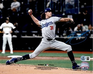 TYLER GLASNOW SIGNED 8 X 10 PHOTO LOS ANGELES DODGERS BAS AWAY - Picture 1 of 2