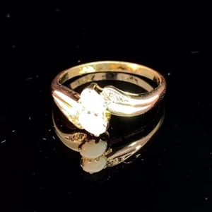 White Stone Lady's Stone Ring 10K Yellow Gold 1.9g Size:9 (MI1066903) - Picture 1 of 5