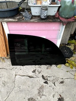 Dodge Caravan LH 2001-07 vidrio ventana trasera lado del conductor (se adapta a Town & Country) Foto 1 de 4