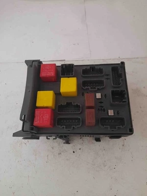 RENAULT ESPACE IV JK0/1 8200004201E 518832001 Scatola fusibili 2.20 15231543 - Immagine 1 di 3