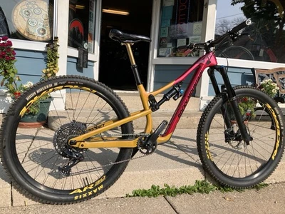 Rocky Mountain Instinct Carbon 2022 size Small - Image 1 of 3