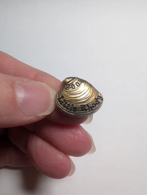 Geocaching LITTLE RHODY MICRO Quahog Rhode Island 2008 Geocoin CLAM SHELL COIN - Photo 1/4