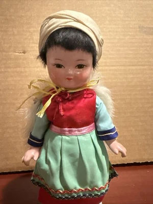 "Composición de muñeca tibetana mongola vintage de 9"" y vestido de seda" Foto 1 de 4