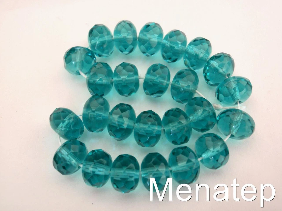 25 cuentas de donut de piedras preciosas de vidrio checo de 6 x 9 mm: verde azulado claro Foto 1 de 1