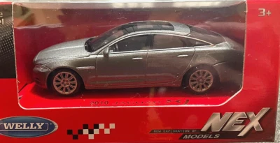 Welly 2010 Jaguar XJ Grau Limousine ca. 1:43 9-10cm NEX Modellauto NEU & OVP - Bild 1 von 4