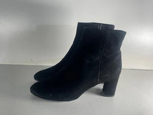 Unisa Women's Shoes Size 6.5(40) Used Black Suede Zip Up Ankle Boots -B90 - Picture 1 of 6
