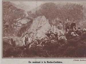 1946  --  EN MONTANT A LA ROCHE CORBIERE   3F354 - Picture 1 of 1