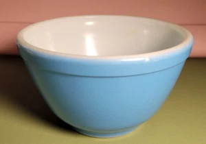Vintage PYREX Blue Nesting Mixing Bowl Small - Picture 1 of 5