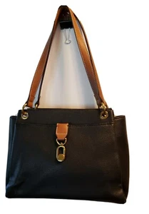 Nine West Schulranzen Handtasche veganes Leder Kiesel schwarz Messing Fundstücke - Bild 1 von 8