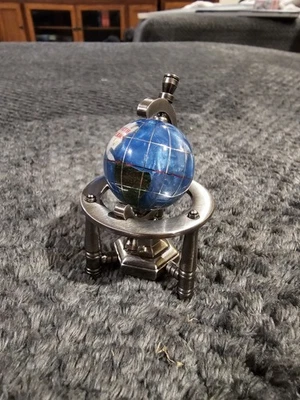 Hermoso escritorio mini 3 pulgadas Gemstone World Globe y latón azul multicolor Foto 1 de 4