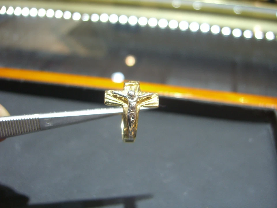 FINE 14 KARAT TWO TONE CRUSIFIX CROSS WRAP BAND RING SIZE  9.5 NEW WOW - Image 1 of 4