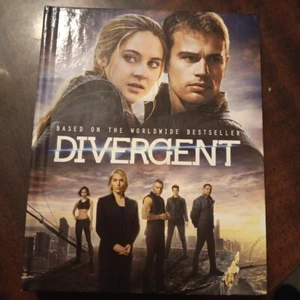 Divergent Blu-ray/DVD, 2014, 2-Disc Set with attached book - Picture 1 of 4