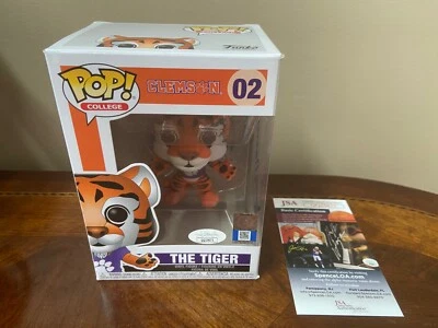 Funko Pop College Clemson "The Tiger" #02 Larry Nance assinado Cleveland Cavs JSA  - Imagem 1 de 4