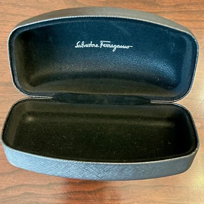 Salvatore Ferragamo Gafas Cruzadas Imitación Cuero Estuche Rígido, Negro Foto 1 de 4