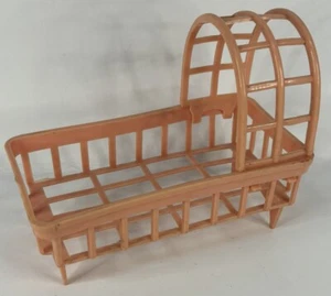 Vintage 1:12 Dollhouse Miniature Furniture Pink Plastic Baby Bed Bassinet Cradle - Picture 1 of 5