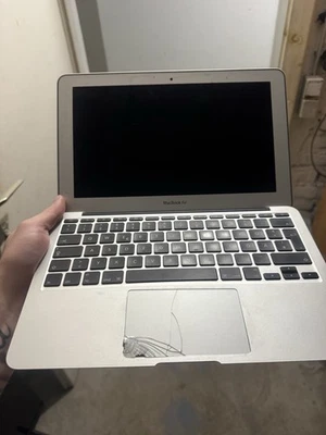 MacBook Air 11 - Bild 1 von 4