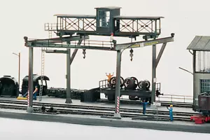 PIKO 61102 HO Scale Portal Crane Kit - Picture 1 of 1