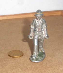 ALUMINUM FIGURE QUIRALU - THE FARM - FARMER (1) DRIVER AGRICULTURAL MACHINERY - Picture 1 of 3