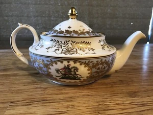 Royal Collection Trust Teapot Violet And Gold W Lion Crest - Picture 1 of 7