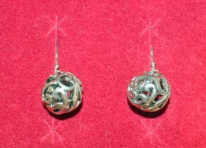Earrings Unbranded Pierced Silvertone Round French Loop Scroll Design - Picture 1 of 8