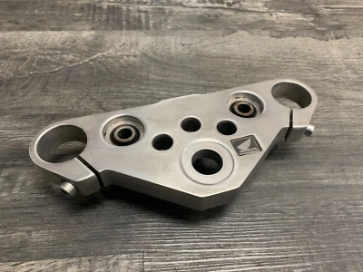 Honda 1999-2007 VT600 600 VLX Shadow Upper Tree Fork Holder Top Bridge Clamp OEM - Image 1 of 4