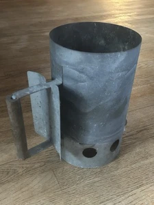 Chimney Charcoal Starter - Wooden Handle with Heat Shield - Picture 1 of 4