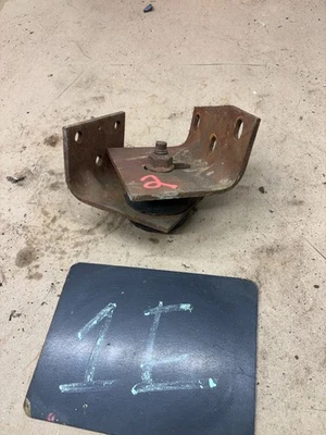 78 1978 1979 Ford F150 F250 F350 NP 205 TRANSMISSION TRANSFERCASE MOUNT BRACKET - Image 1 of 4
