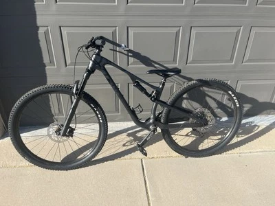 Rocky Mountain 29' MTB Bike, in perfect condition, only 3 months of use - Image 1 of 4
