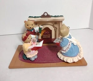 4 Hallmark Keepsake Christmas Tree Ornaments 1993 "The BEARINGERS" Holiday - Picture 1 of 9