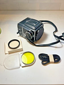 Very Nice Mint Hasselblad 500C Black Film Camera With Extras - Picture 1 of 15