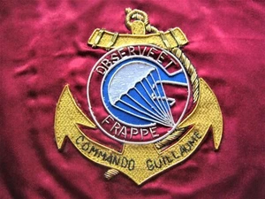 RARE FANION  (CANNETILLE) DES COMMANDOS PARACHUTISTES LE COMMANDO GUILLAUME - Picture 1 of 2
