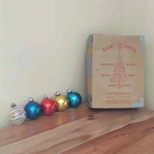 Set of Vintage 50's Shiny Brite Christmas Ornaments + Original Box - Picture 1 of 11