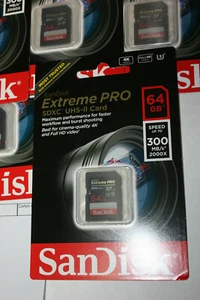 SanDisk Extreme PRO 64 GB up to 300MB/s UHS-II Class 10 U3 SDXC Memory Card - Picture 1 of 4