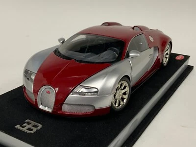 1/18 Minichamps Bugatti Veyron L'Edition Centenaire 2009 Chrome Red Leather base - Image 1 of 4