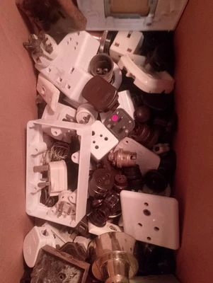 Nice Vintage JOB LOT"MK"  sockets Bakelite  MK p - Image 1 of 3