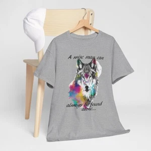 T-Shirt A Wise Mans Heavy Cotto. Ein weiser Mann findet man immer allein. Einsamer Wolf - Bild 1 von 8
