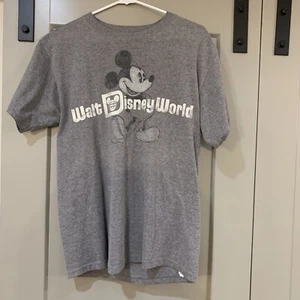 Walt Disney World Mickey Mouse Men's Size Medium Gray W/ B & W Graphic T-Shirt - Picture 1 of 4