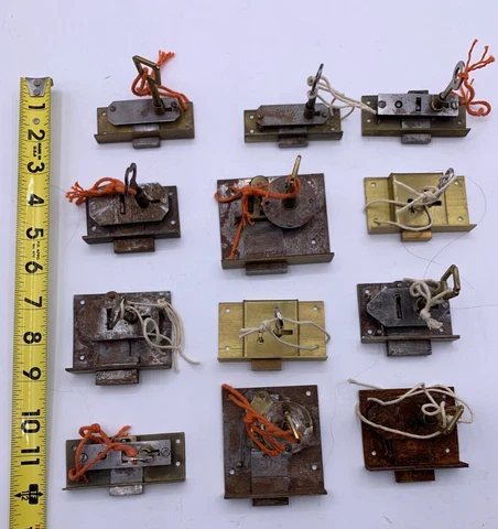 SET of 12 - VINTAGE/ANTIQUE MORTISE HOUSE DOOR LOCK & LATCH ASSEMBLIES WITH KEYS Cover